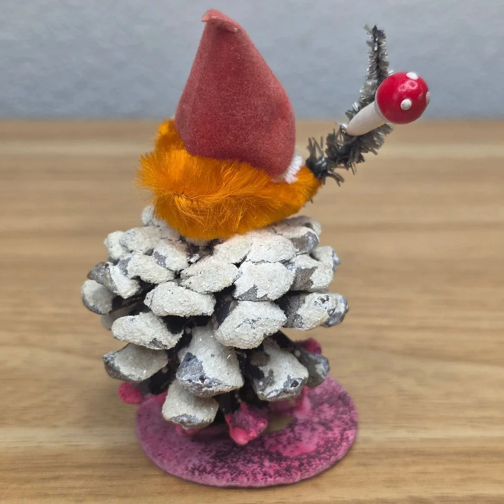 Vtg Pine Cone Gnome Christmas Elves Dwarfs Figures Pipe Cleaners Set of 4 Japan